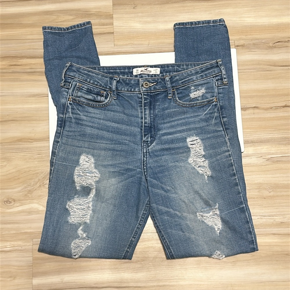 🧿SOLD🧿Hollister Distressed Blue skinny Jeans